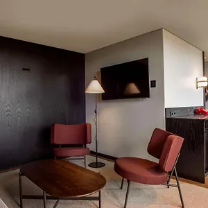 4* Hotel Radisson Red